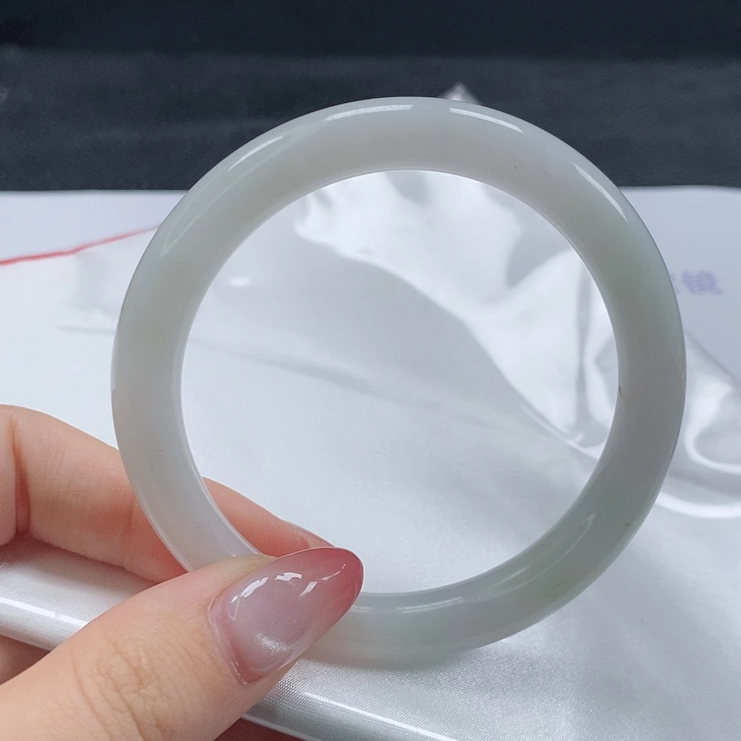 【闪购商品】翡翠手镯（圆镯）未镶嵌350号