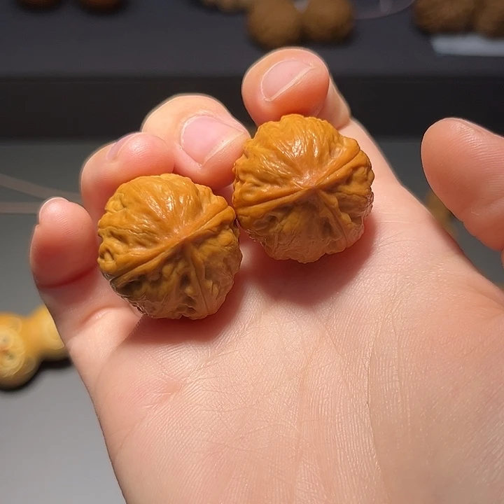 追***人把件文玩核桃三棱798