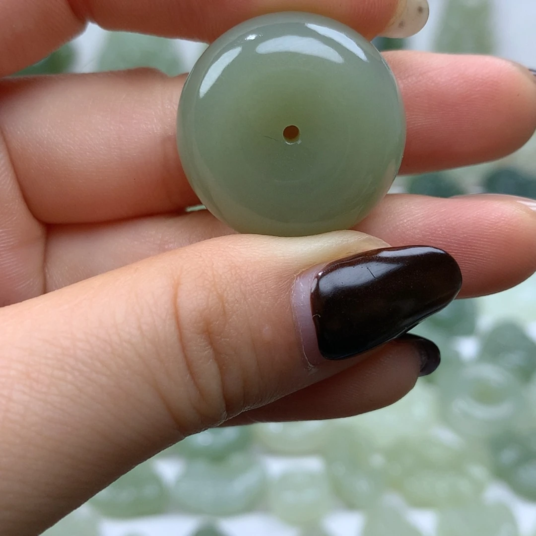 【闪购商品】颈饰未镶嵌和田玉