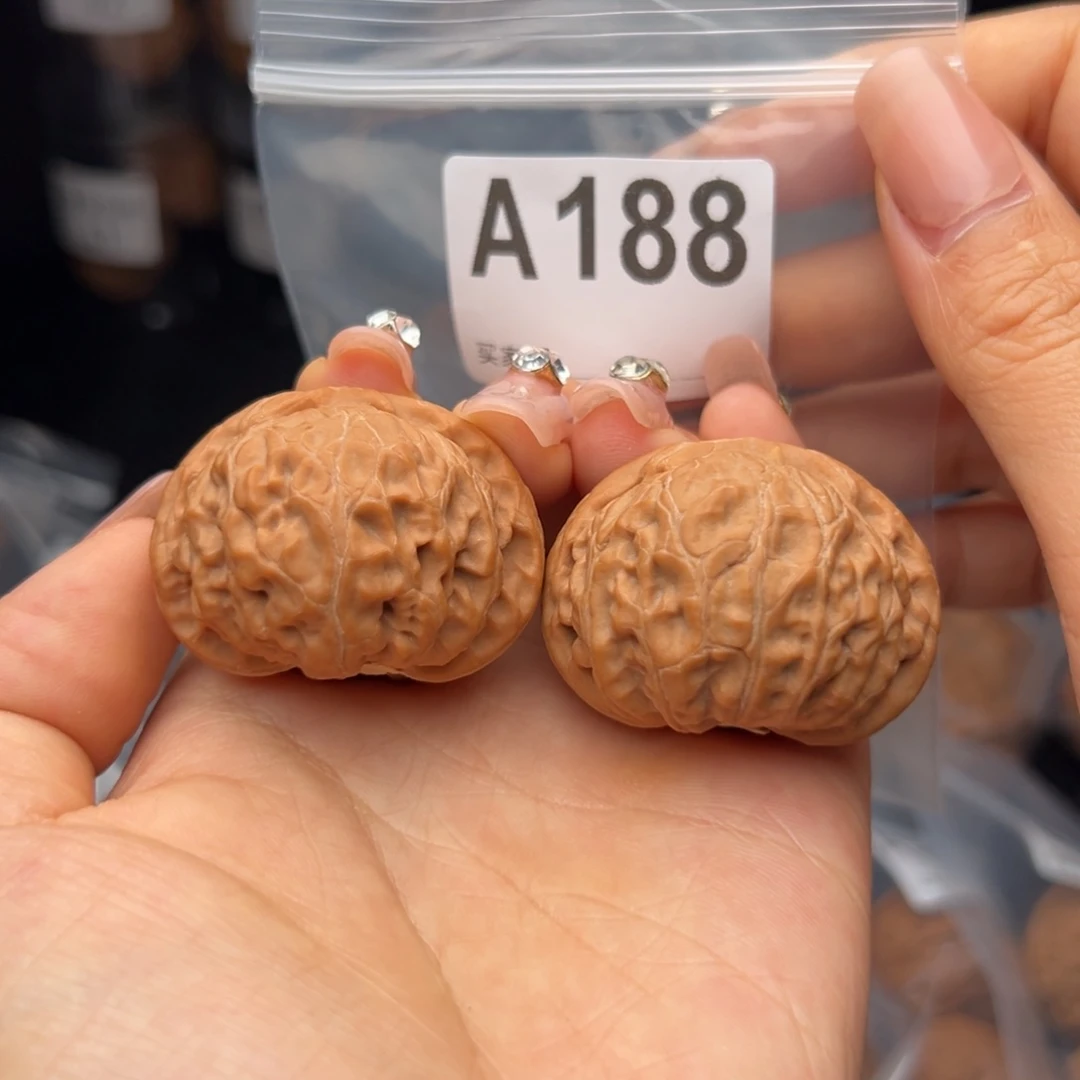 文玩核桃吊坠南****东宫灯
