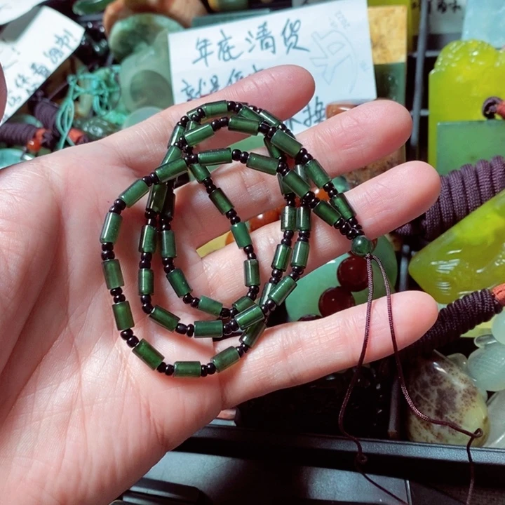 蛇纹石玉颈饰未镶嵌