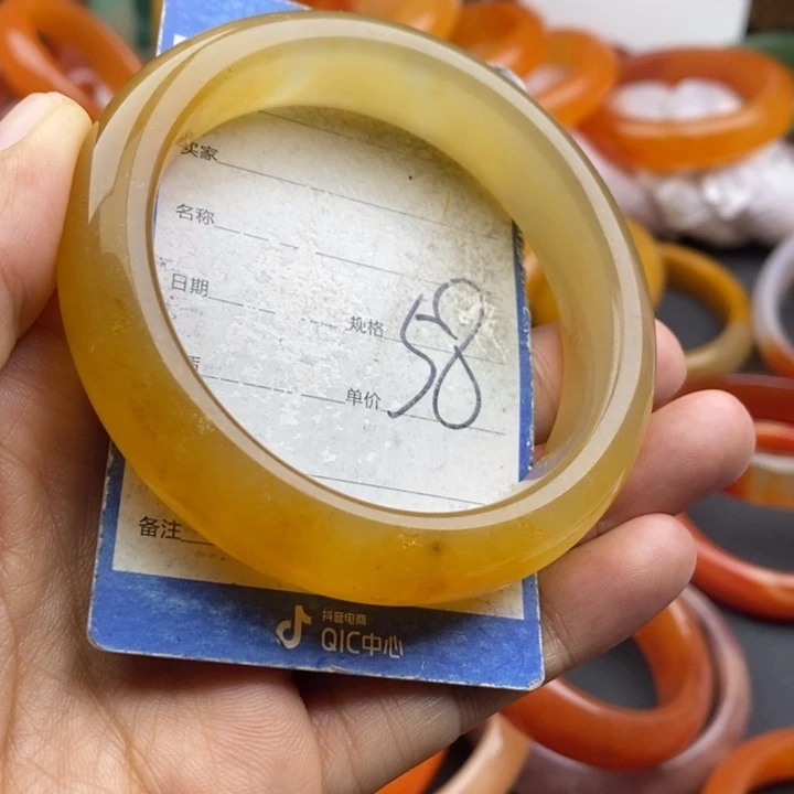 未镶嵌手镯石英质玉