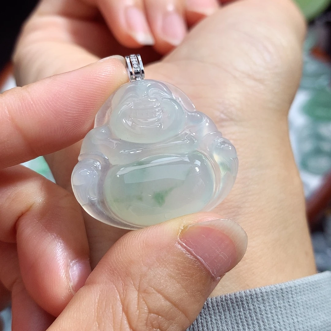 翡翠未镶嵌颈饰佛公
