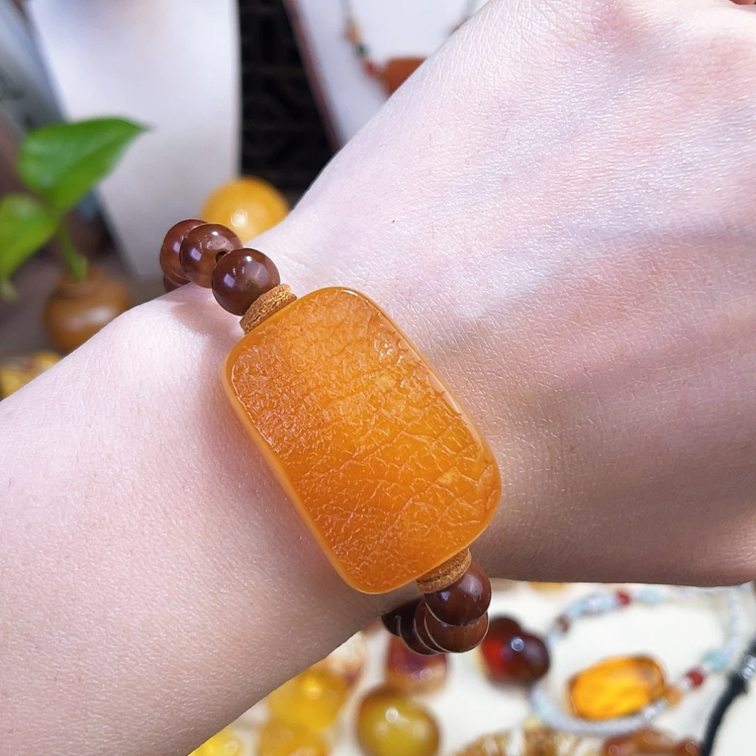 未镶嵌琥珀珠宝奇石