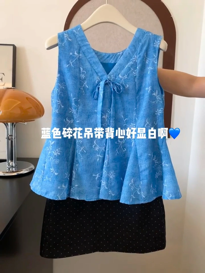 蓝色碎花吊带背心女夏季新款小众设计感甜美减龄辣妹外穿短款上衣
