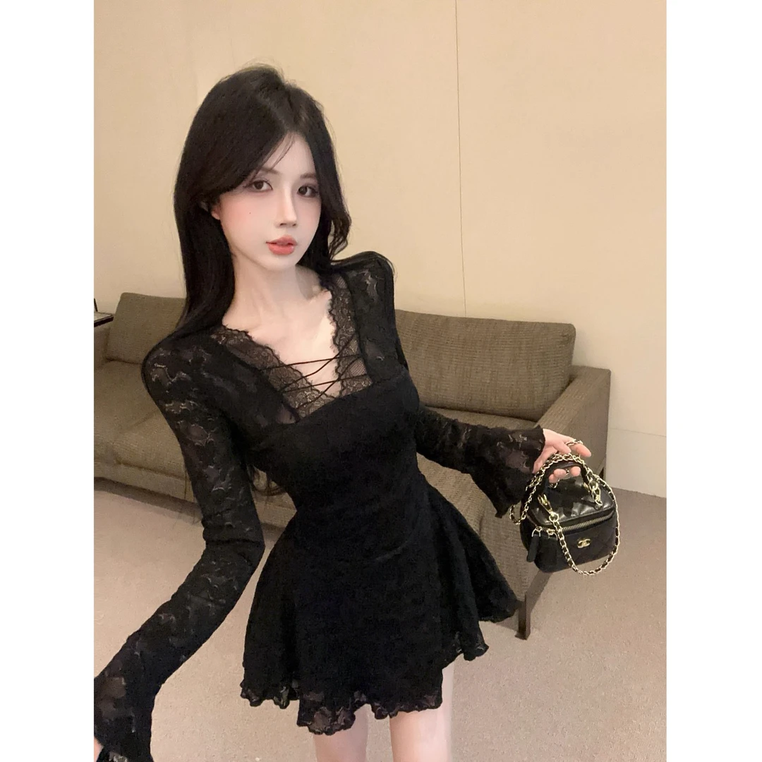 蝴蝶蕾丝收腰短裙子公主蓬蓬裙连衣裙V领修身超仙长袖ins内搭辣妹