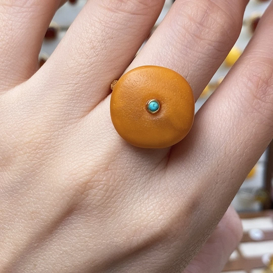 裸石琥珀未镶嵌成品