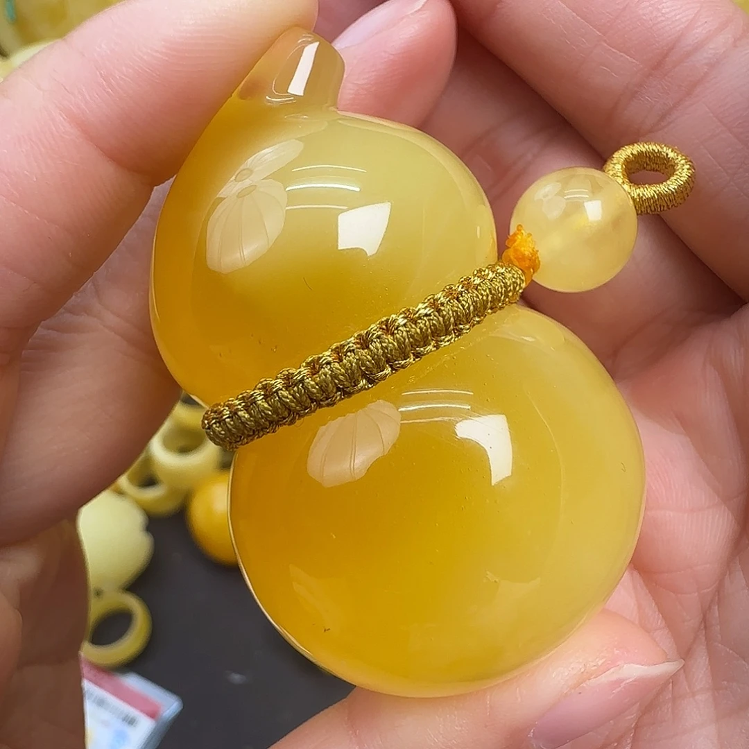 蜜蜡未镶嵌珠宝奇石