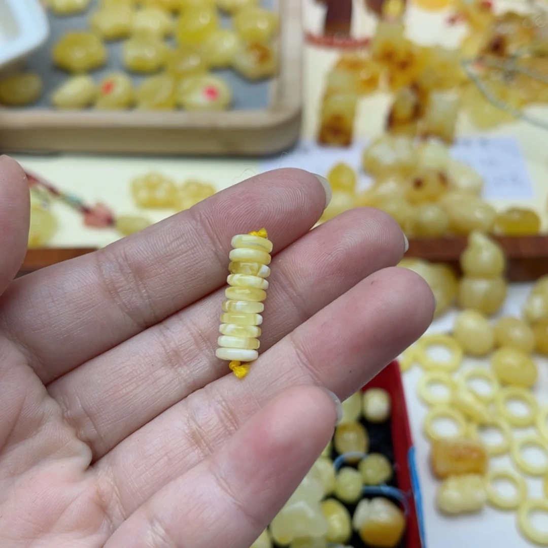 【闪购商品】蜜蜡裸石未镶嵌配饰