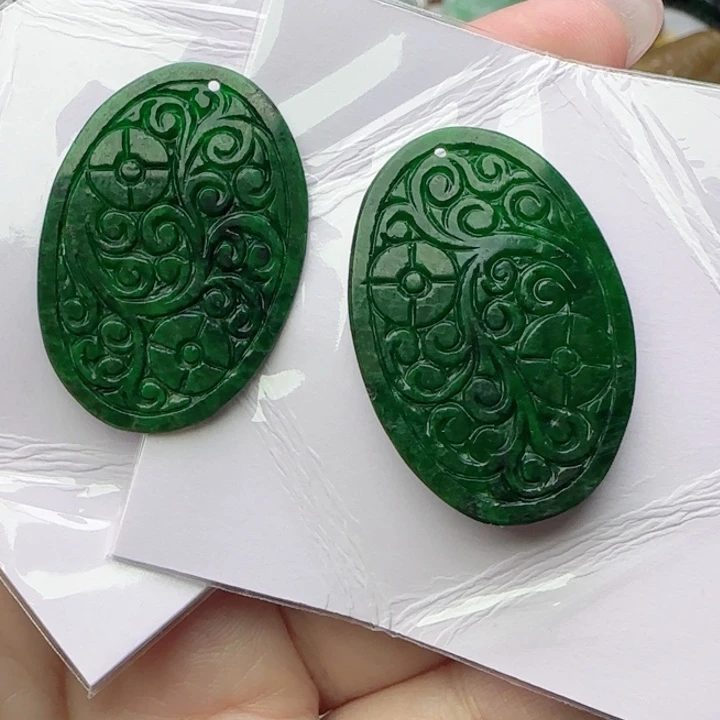 谁***谁翡翠未镶嵌颈饰天然A货