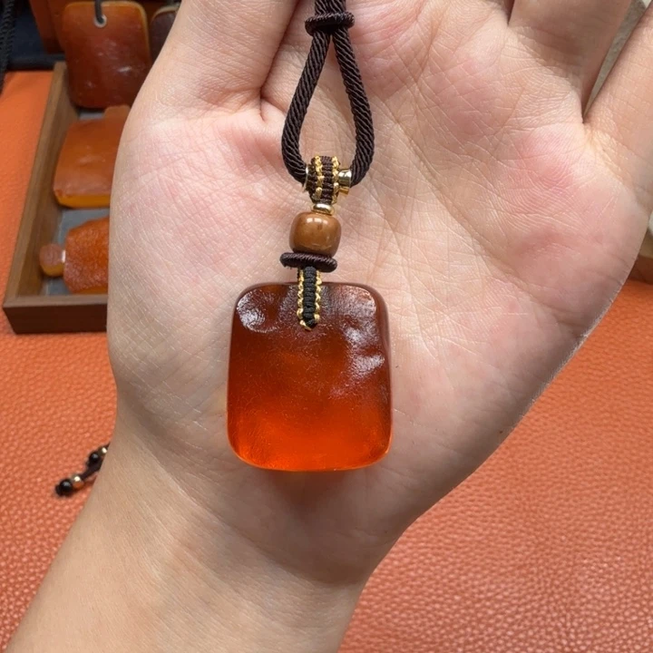 蜜蜡未镶嵌吊坠(赠链)
