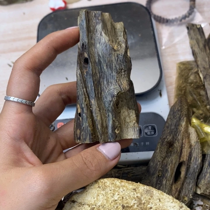 奇楠沉香实心张勺子53g