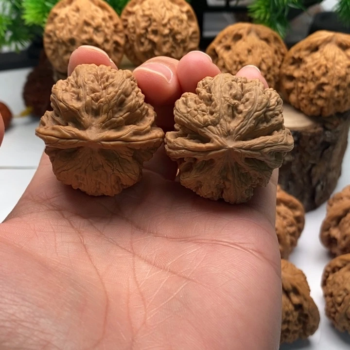 文玩核桃把件38全品粗筋