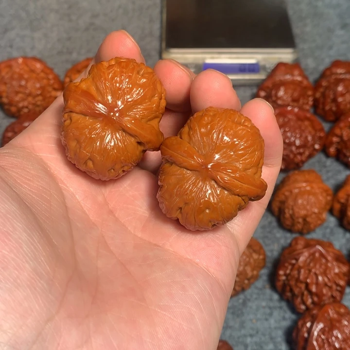 文玩核桃把件沉*?欢2元宝40