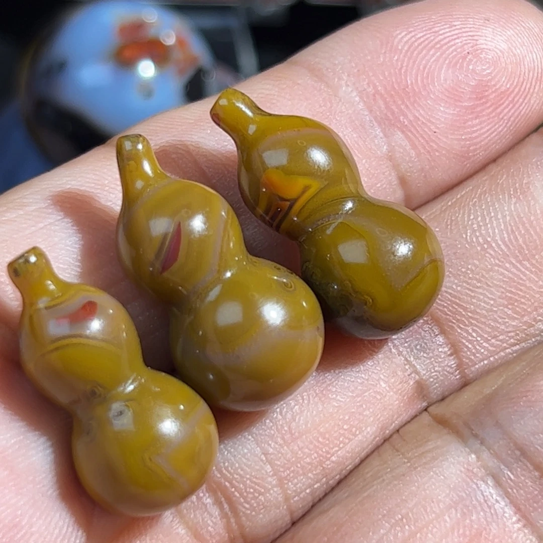 找***己玛瑙/玉髓合金颈饰