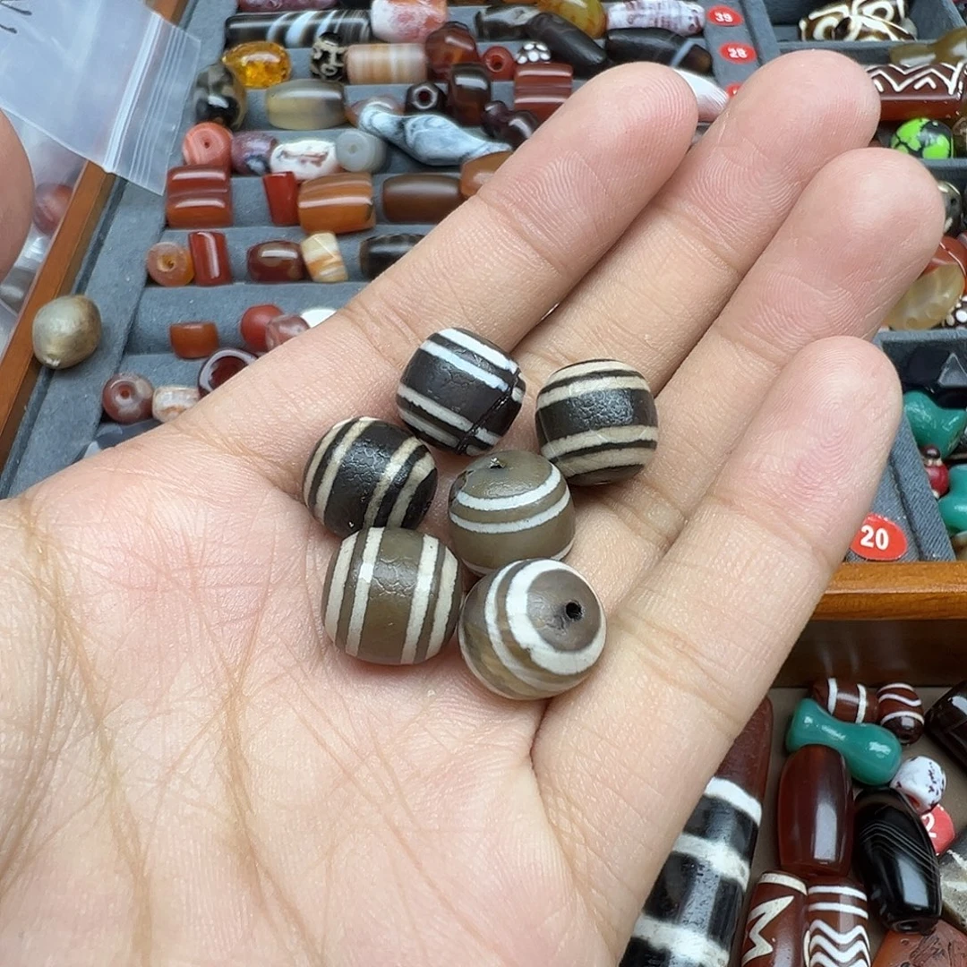 玛瑙/玉髓未镶嵌珠宝半成品有裂