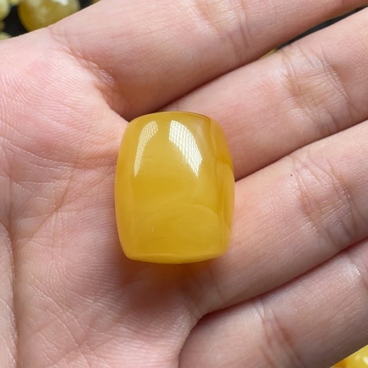 蜜蜡未镶嵌珠宝奇石