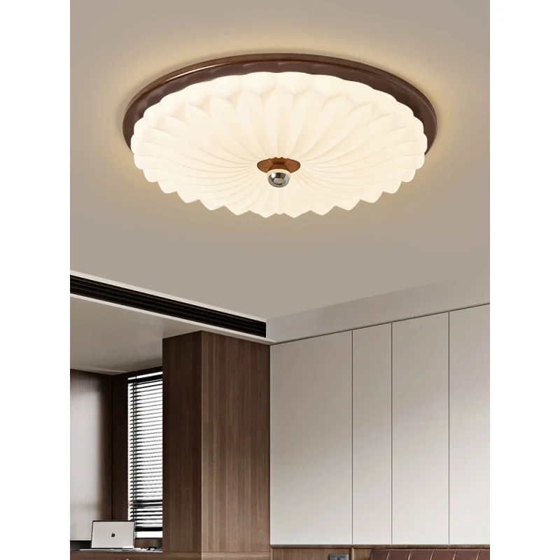 中古风卧室吸顶灯灯饰胡桃木色书房灯高级感儿童房客厅温馨护眼灯