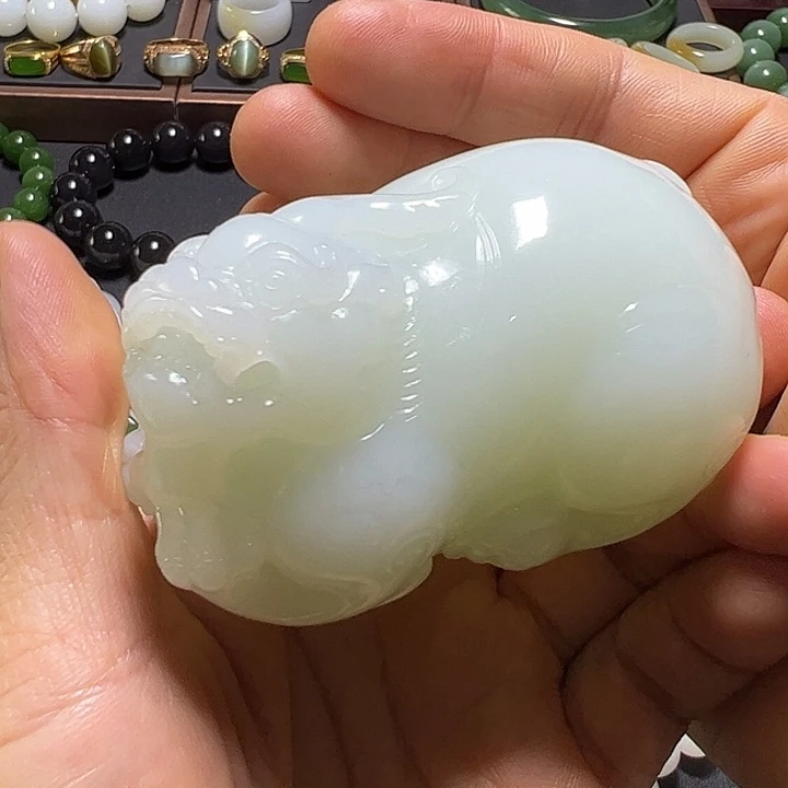 和田玉手把件未镶嵌