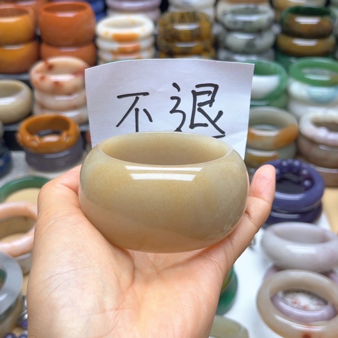 手镯石英质玉未镶嵌