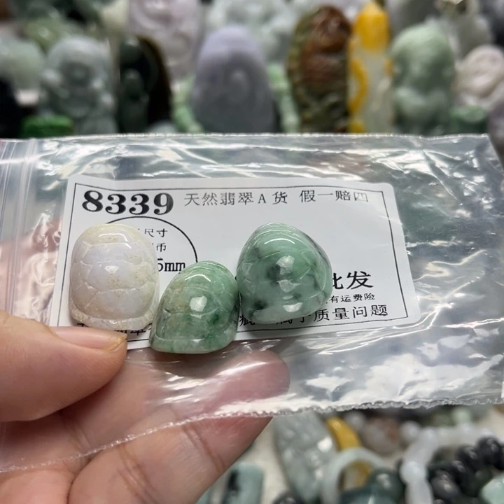 翡翠未镶嵌颈饰8339