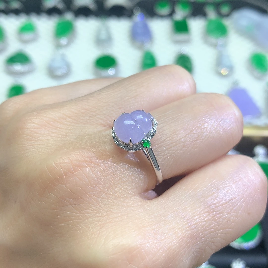 18K金镶嵌戒指翡翠戒指