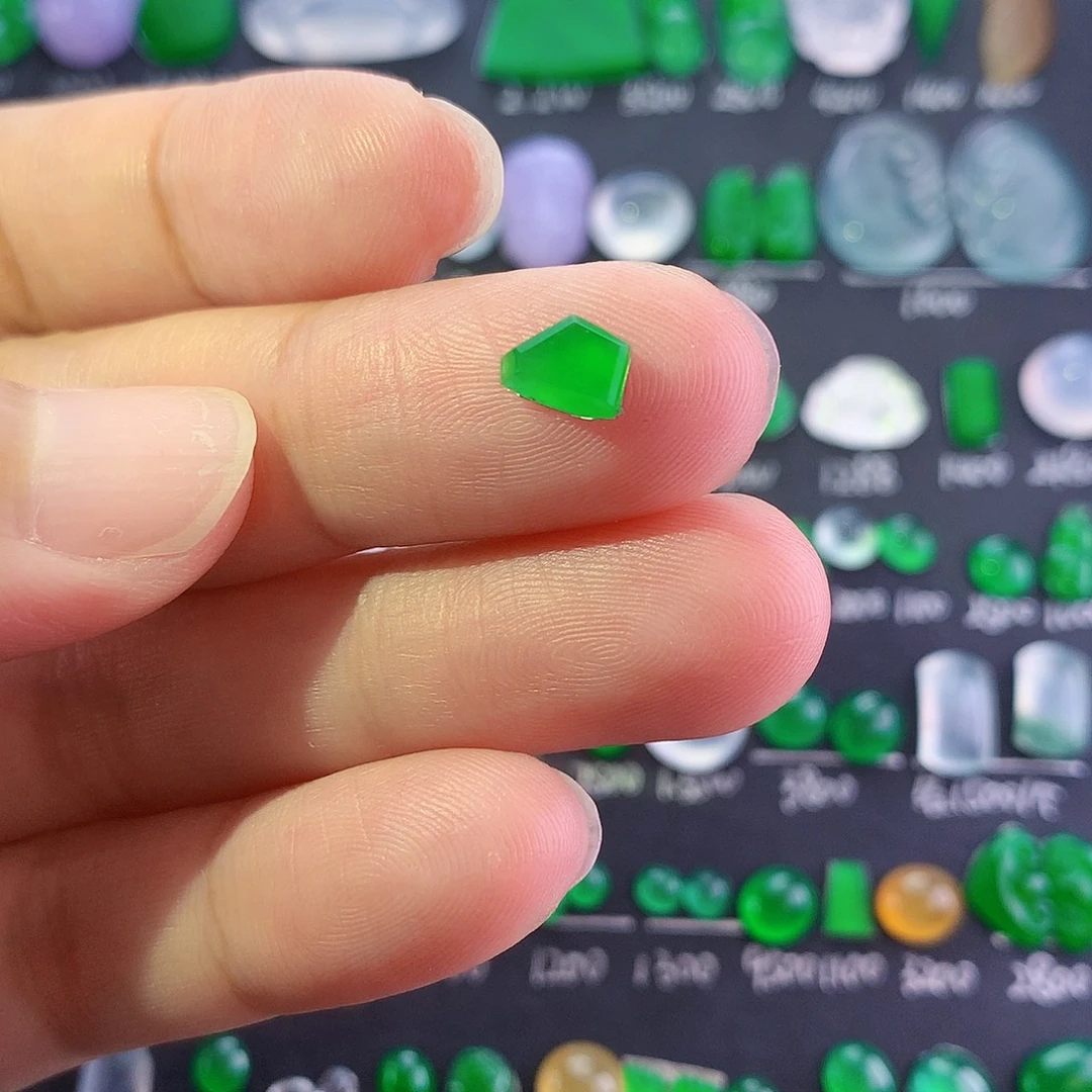 翡翠未镶嵌颈饰纯天然翡翠a货