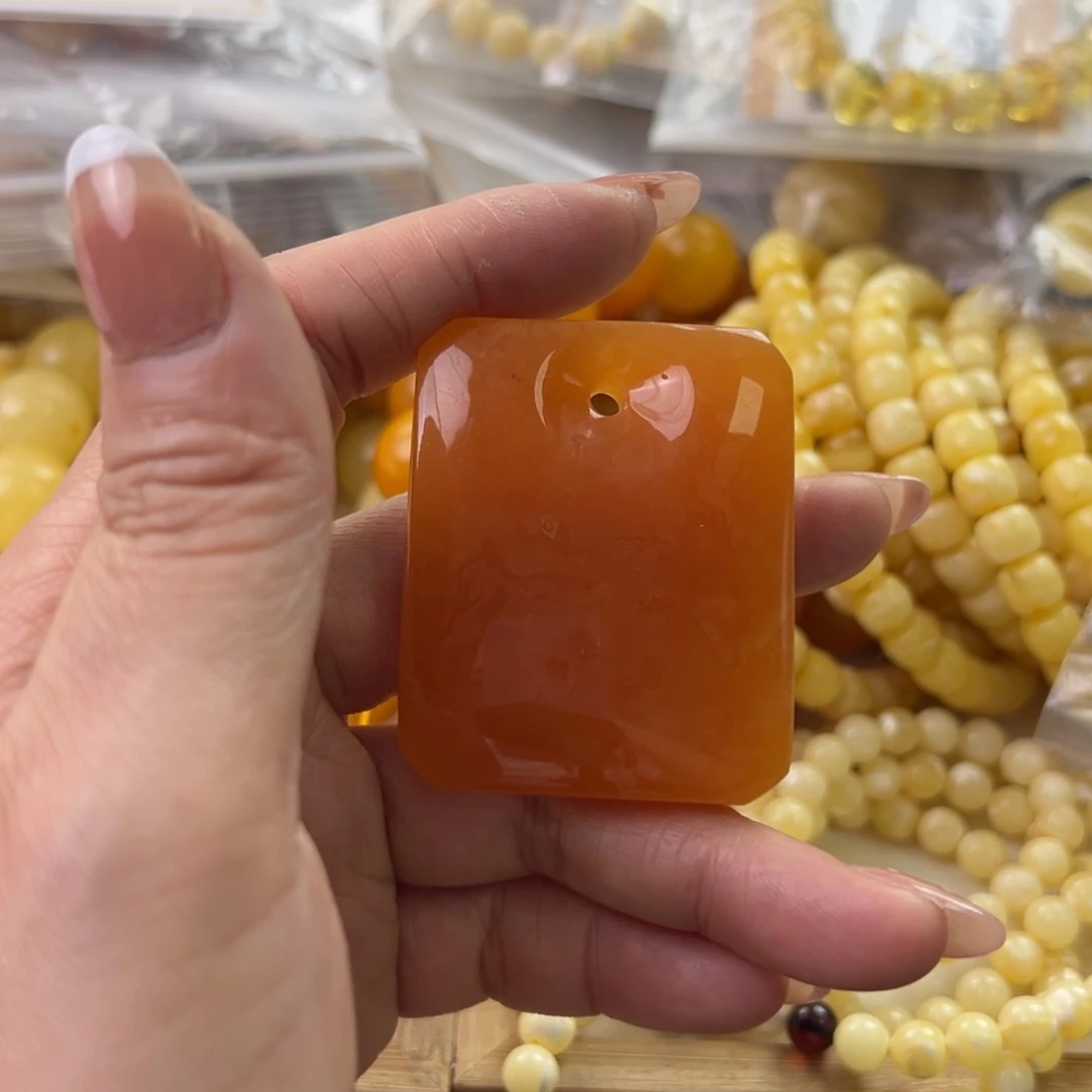 未镶嵌琥珀珠宝奇石