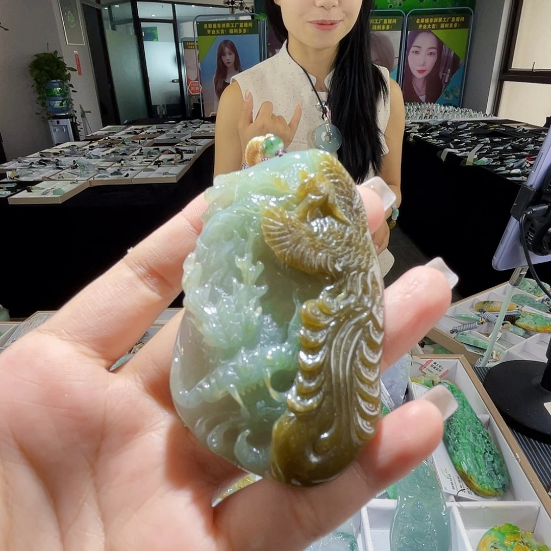 颈饰未镶嵌翡翠一个