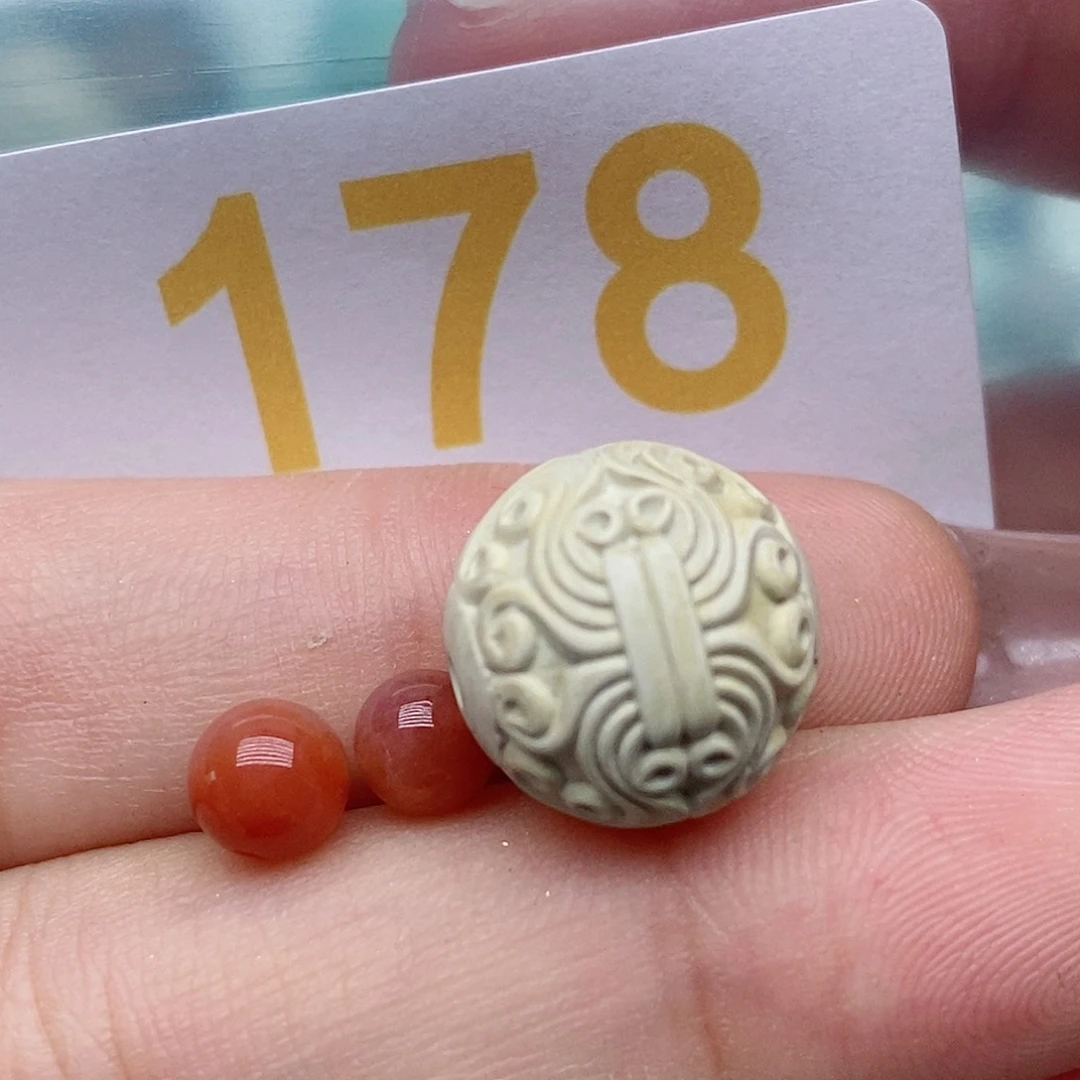 南红玛瑙未镶嵌珠宝奇石