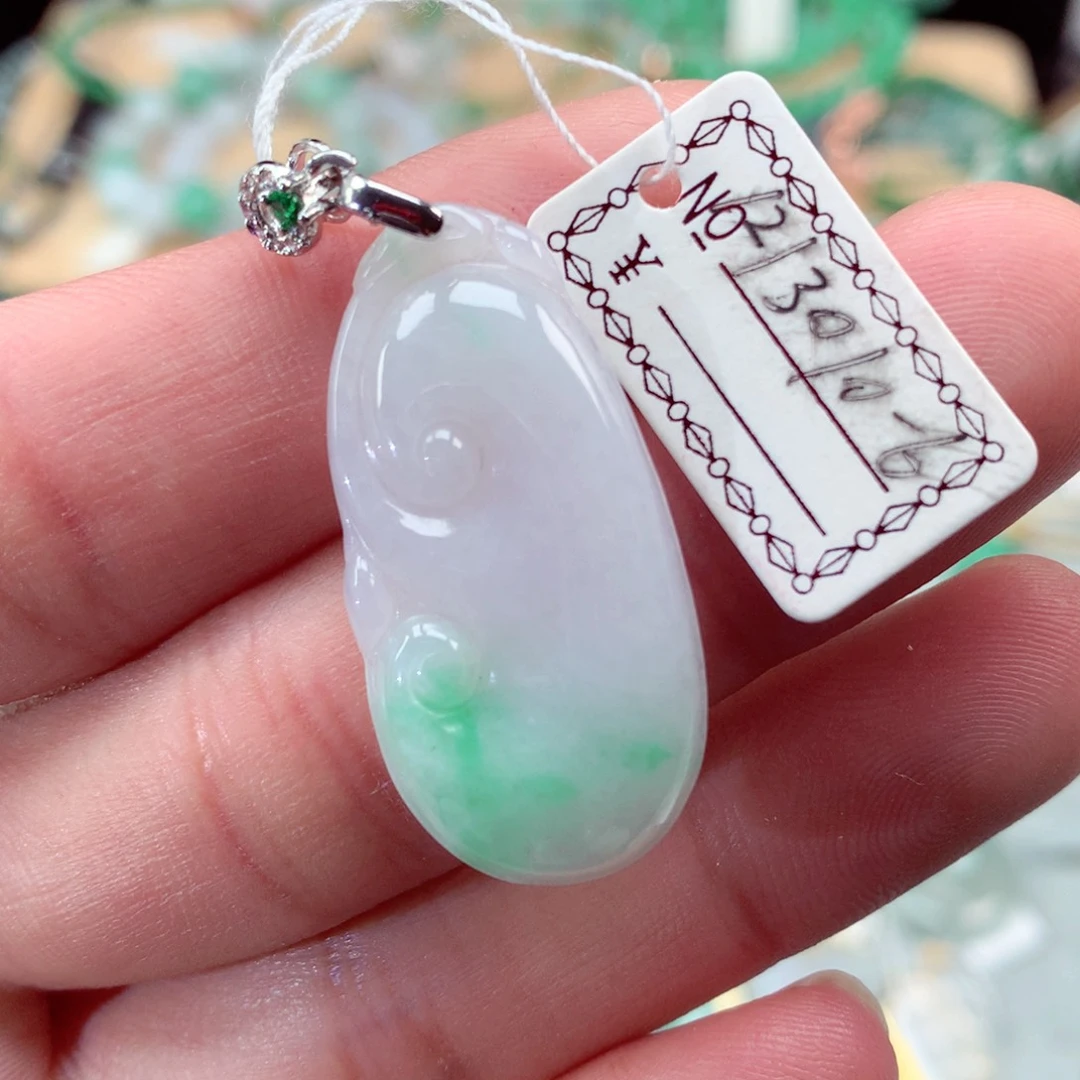 翡翠颈饰未镶嵌翡翠吊坠