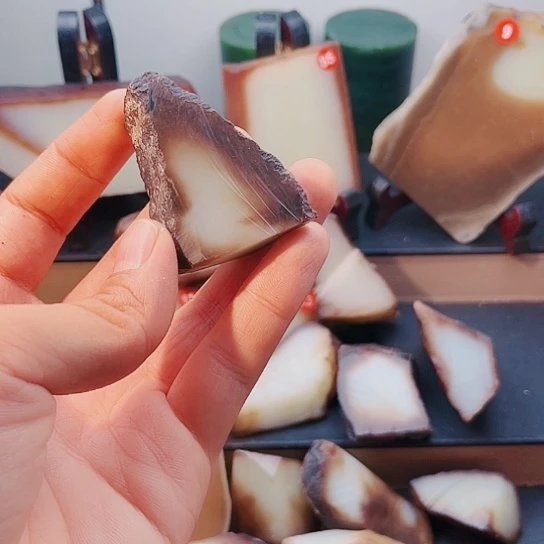 和田玉（糖玉）未镶嵌颈饰