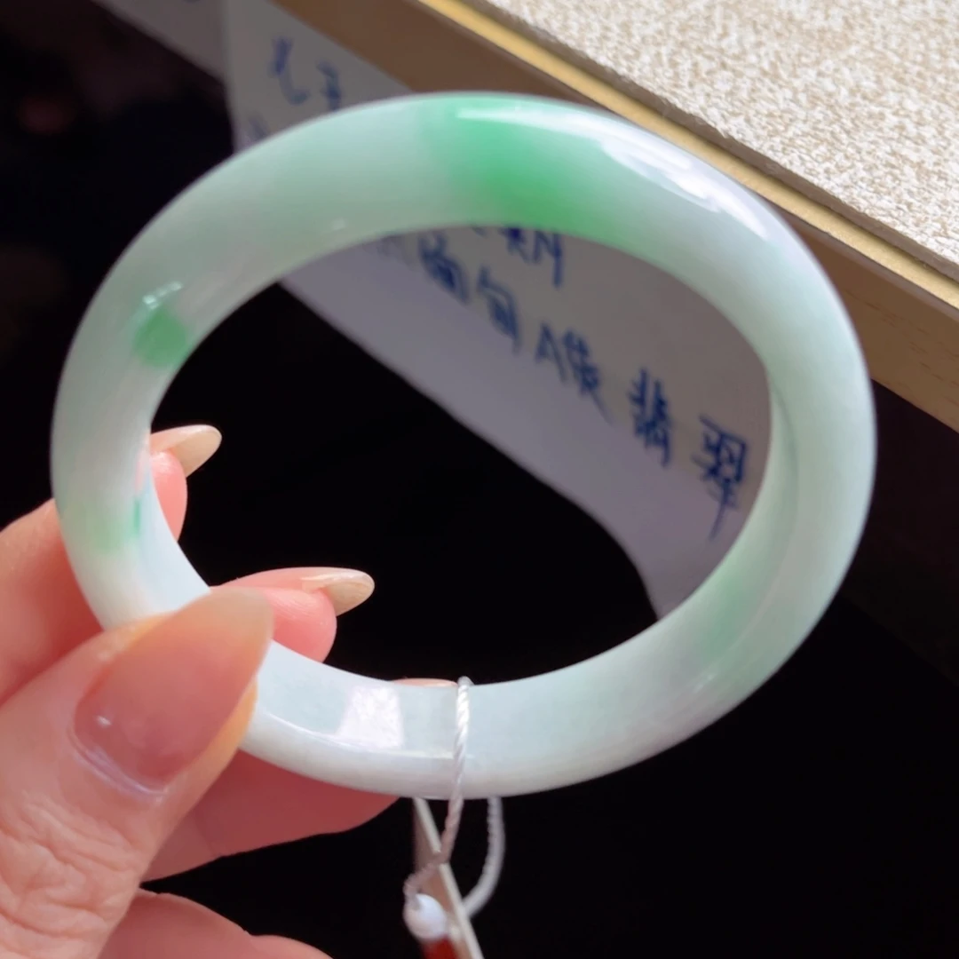 翡翠未镶嵌手镯手镯