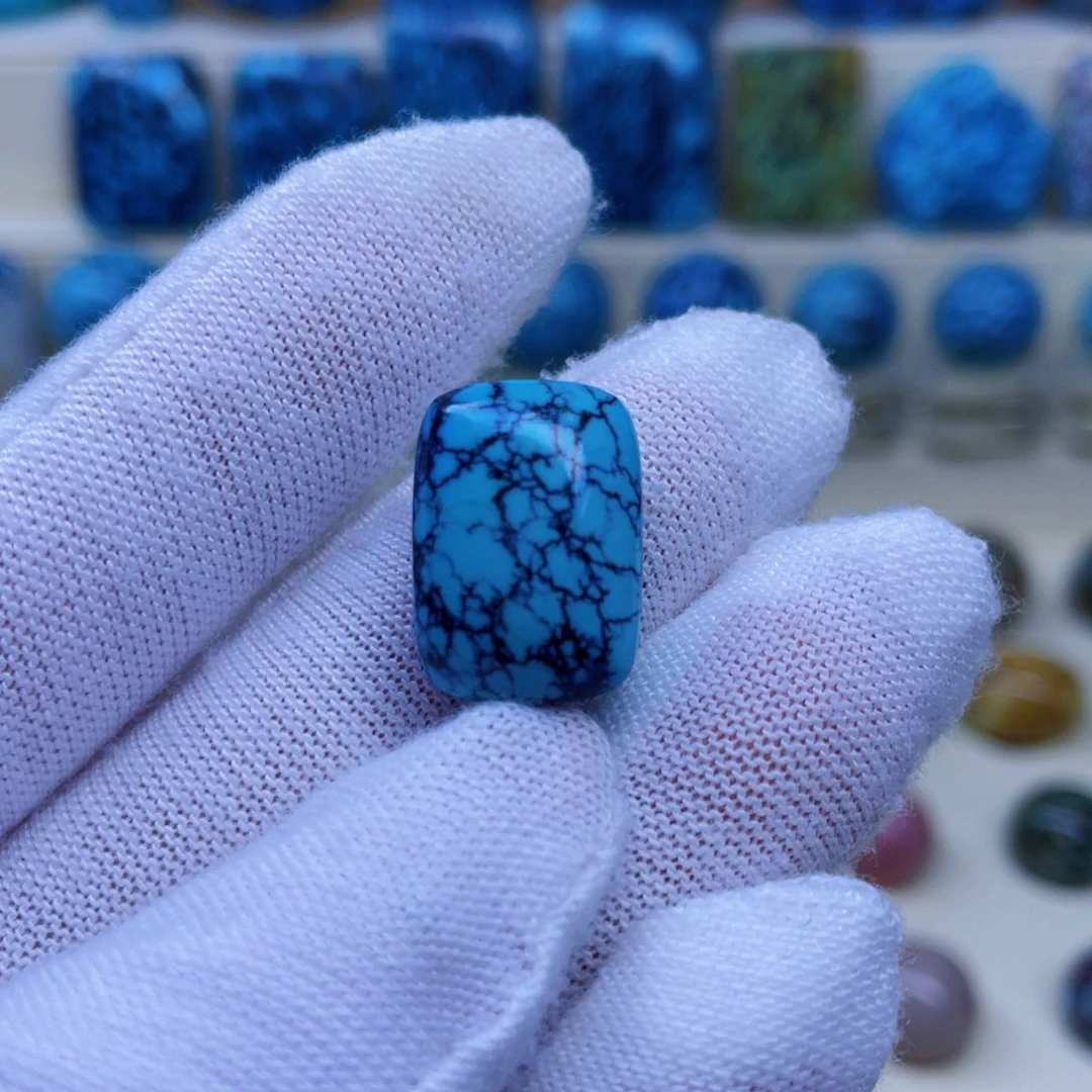 绿松石未镶嵌颈饰