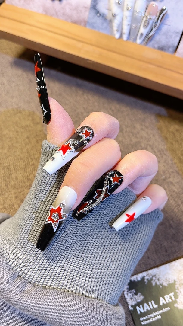 【黑萝莉】ins风小众辣妹手绘纯手工穿戴甲