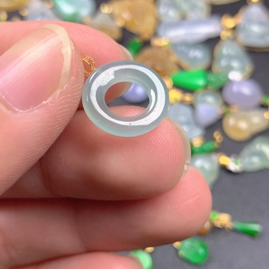 【闪购商品】颈饰18K金镶嵌翡翠翡翠