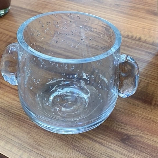 花瓶高度11厘米宽9厘米