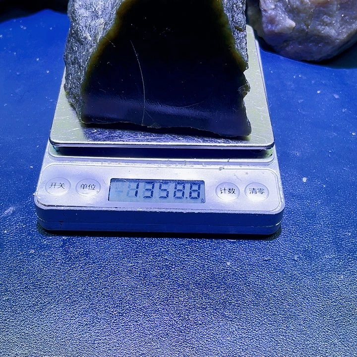未镶嵌和田玉（糖玉）珠宝半成品