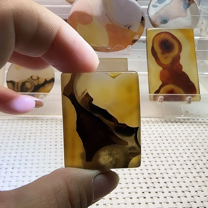 玛瑙/玉髓未镶嵌珠宝奇石