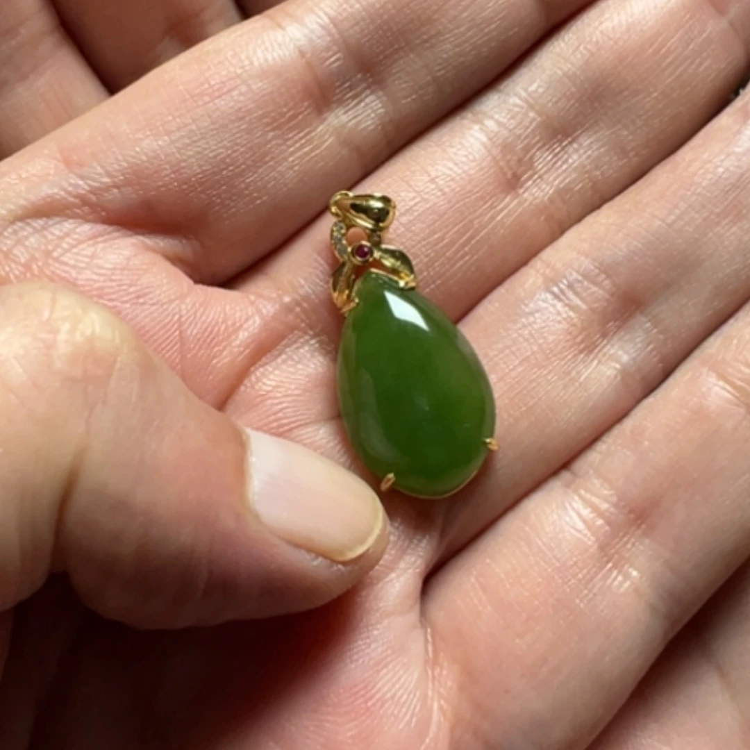 【闪购商品】颈饰银S925镶嵌和田玉（碧玉）爱****姐