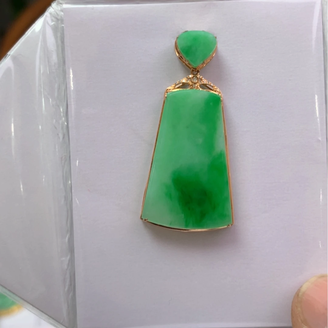 【闪购商品】翡翠颈饰18K金镶嵌翡翠