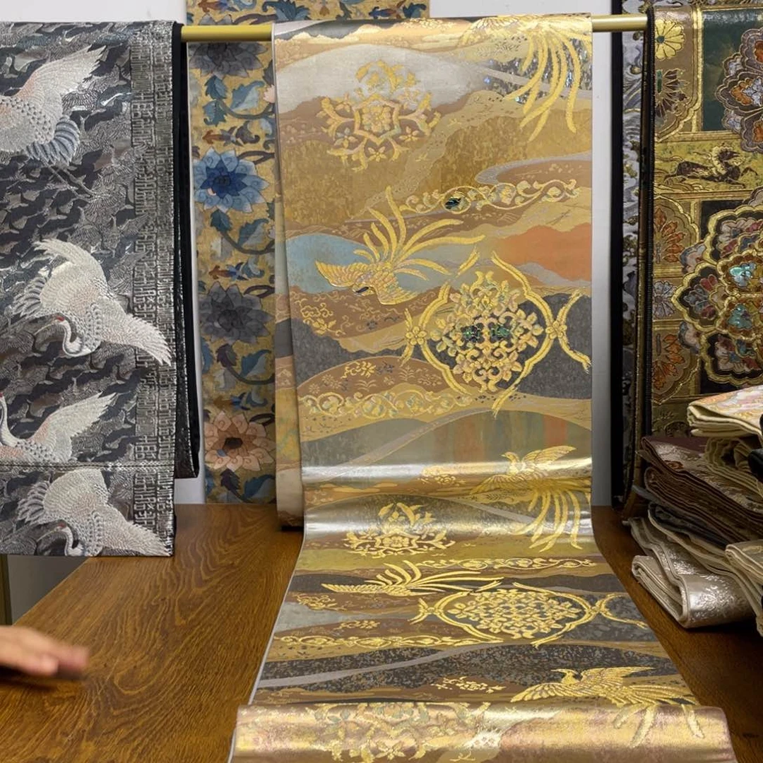 长***日织绣织锦缎，织锦缎。