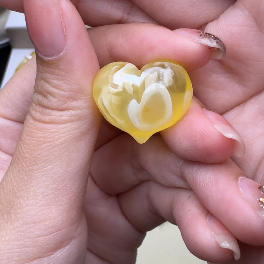 琥珀未镶嵌裸石37号