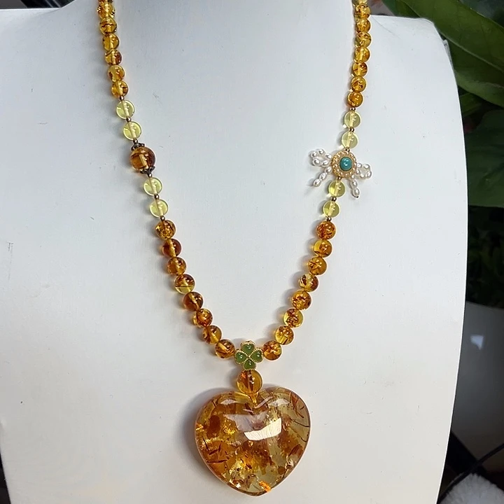 琥珀（花珀）颈饰未镶嵌