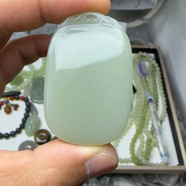 颈饰未镶嵌和田玉