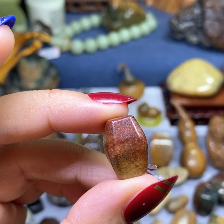 岫岩河磨玉（透闪石质玉）手工珠未镶嵌