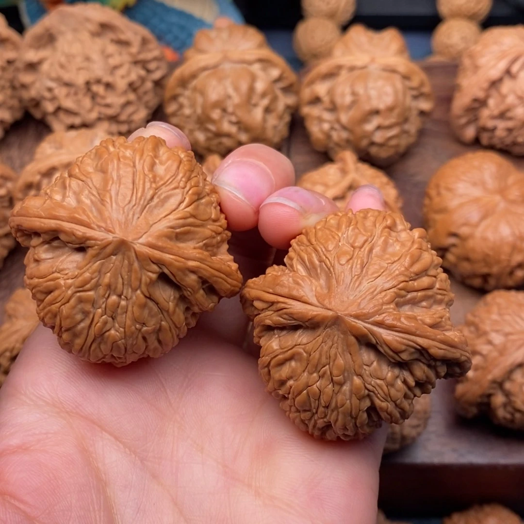 文玩核桃把件43全品绣球，精配毕业对