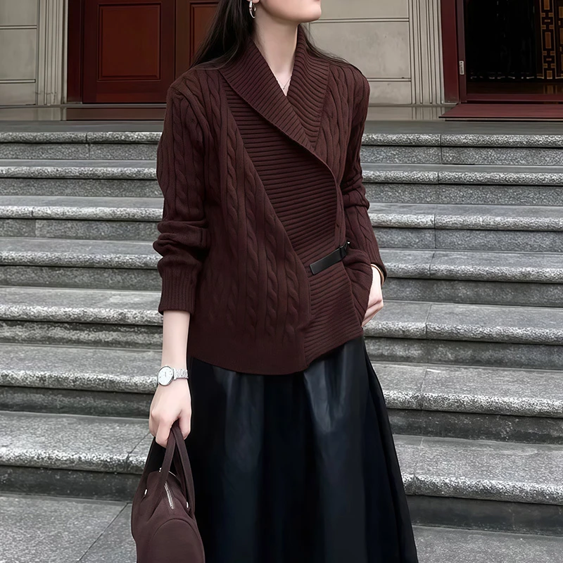 高级感复古咖色毛衣开衫女秋冬新款洋气麻花设计感保暖针织衫上衣