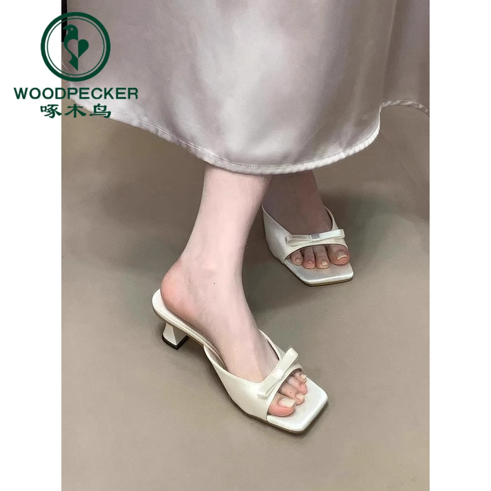 啄木鸟甜美蝴蝶结方头套趾凉拖鞋细跟一字拖女外穿夏露趾气质凉鞋