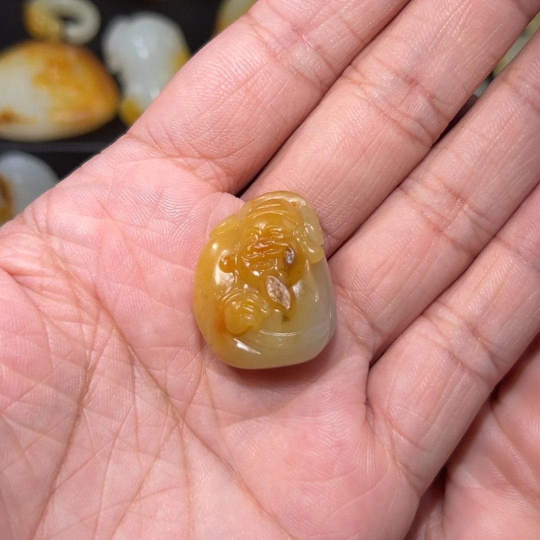用***3和田玉未镶嵌颈饰